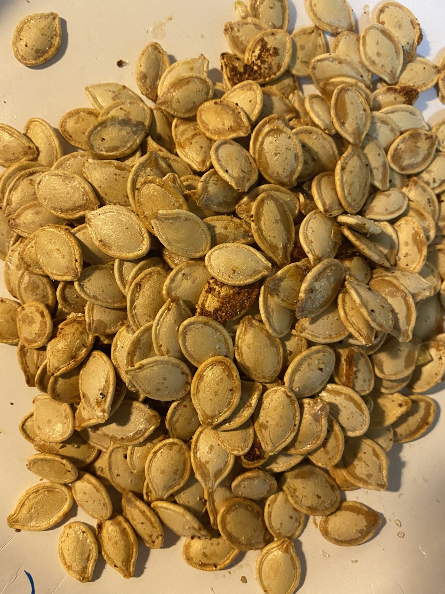 Air Fried pumpkin seeds #pumpkinseeds #airfryer Air fry with 1 teaspoon of seasoning, 1 teaspoon of oil and air fry on 350° for 20-30 minutes. Turning every 5-10 minutes. They burn easy! #pumpkinseeds #airfryer 