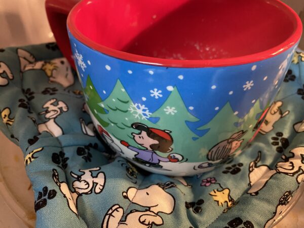 Snoopy Bowl Cozy - Here is a bowl cozy with Snoopy and Woodstock on it. #BowlCozy #BowlCozies #Snoopy #Woodstock