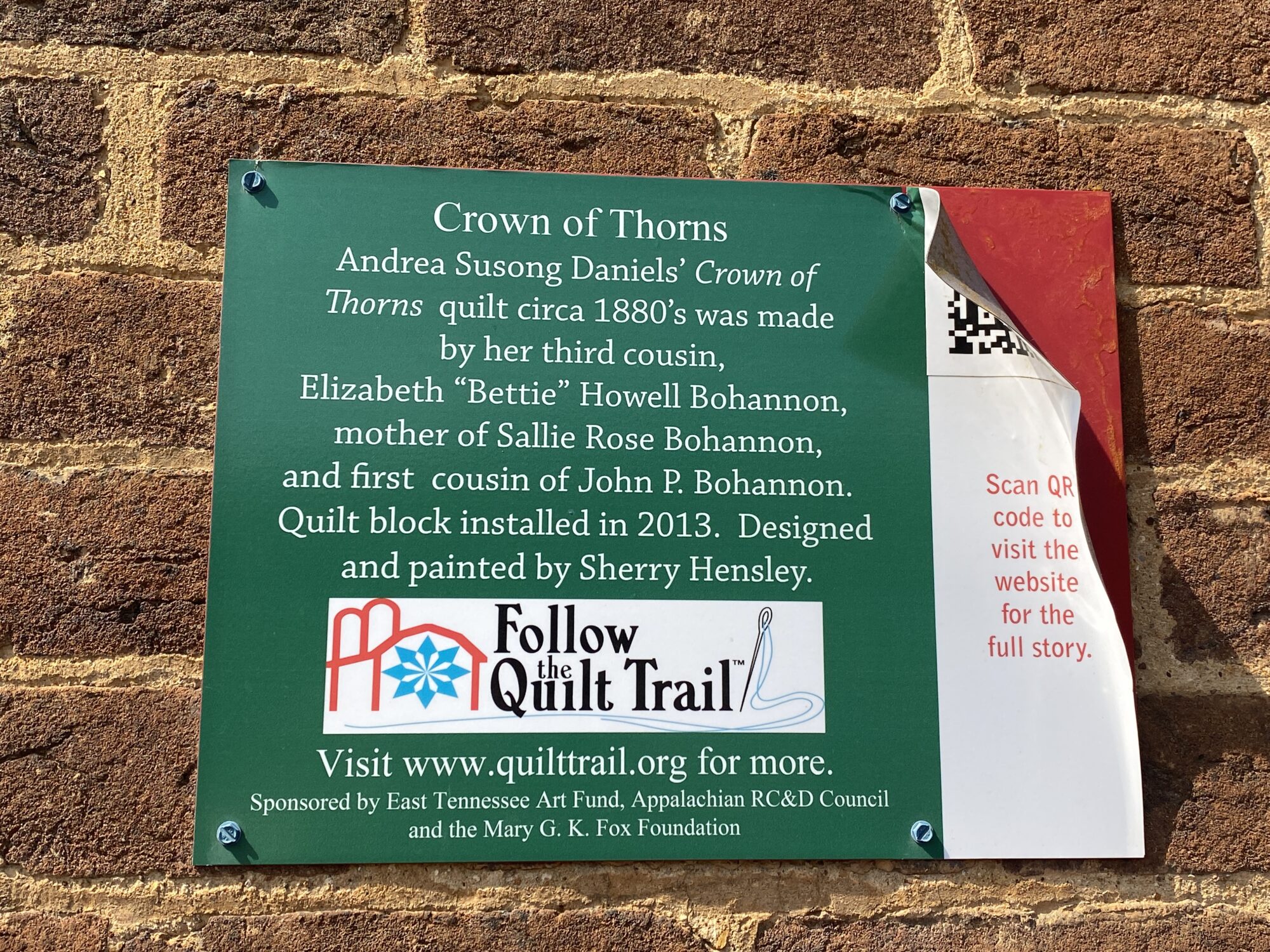 Crown of Thorns - a quilt block on the Downtown Greeneville Follow the Quilt Trail. #QuiltTrail #GreenevilleTN #CrownofThorns #QuiltBlock 