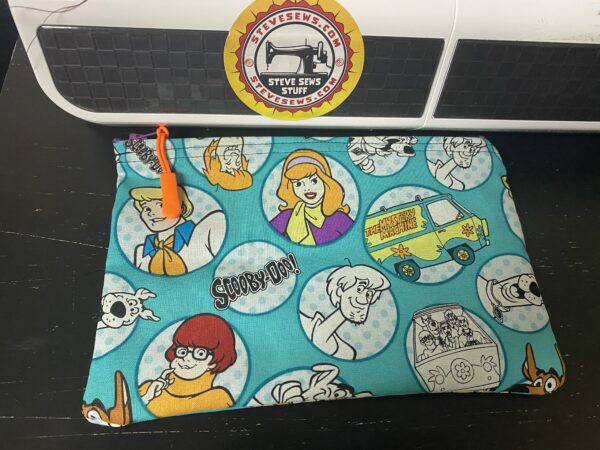 Scooby-Doo Zipper Pouch - this zipper pouch has the Scooby-Doo gang on it. #ScoobyDoo