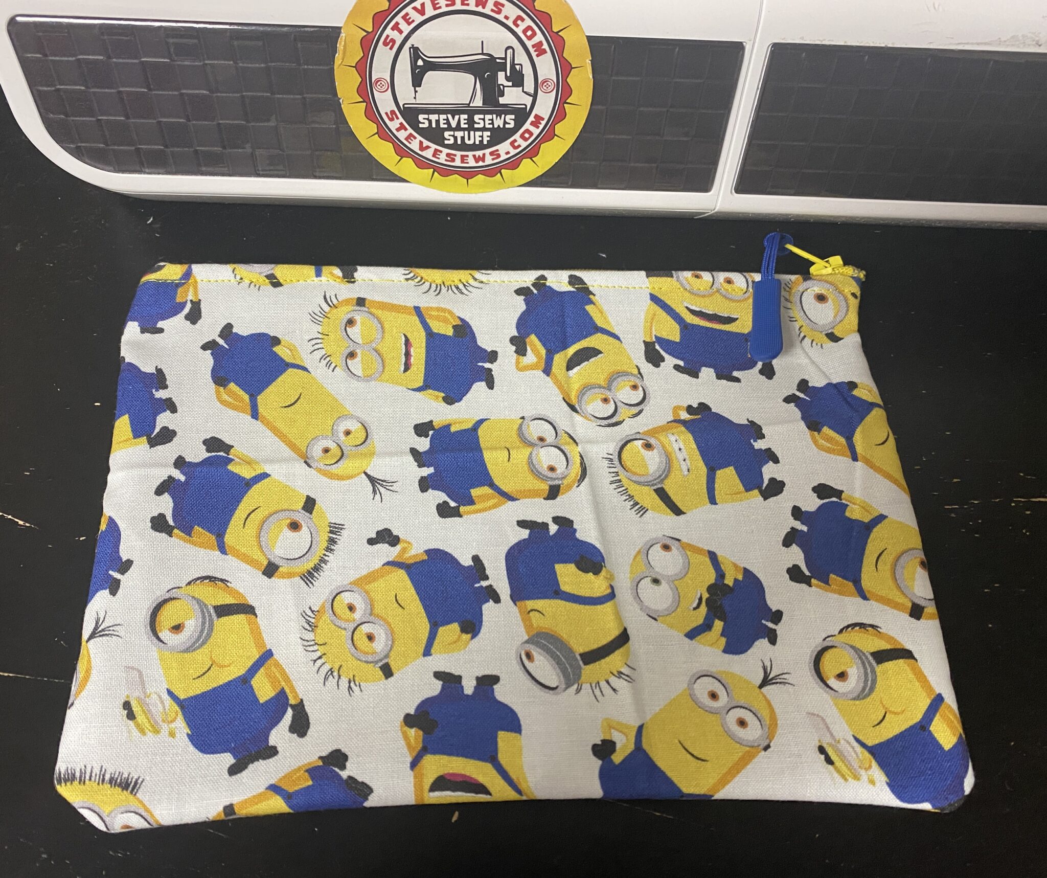 Minions Zipper Pouch - Steve Sews Stuff